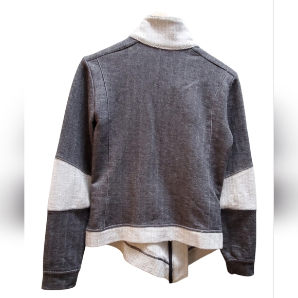 Sold - Picture 2 of 7